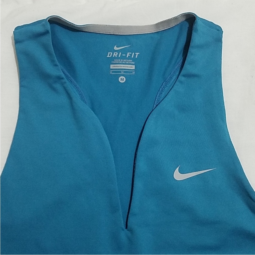 Blue Vneck Nike Athletic Top M - Picture 3 of 3